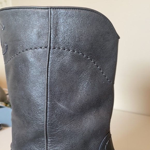🧚♀️🧚♀️🧚♀️Chanel Authentic dark/medium grey leather boots. - Picture 6 of 12